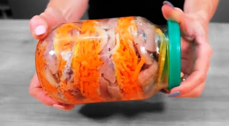 Свекровь с севера научила так солить селедку. Самый удачный рецепт Свекровь с севера научила так солить селедку. Самый удачный рецепт