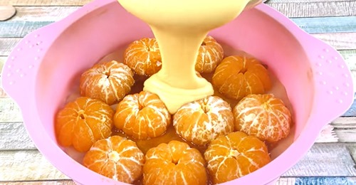 Вчера заинтересовал рецепт, а сегодня уже проверен. Теперь точно приготовлю. Просто заливаешь тестом мандарины и украшаешь. Выходит вкуснейший пирог, как раз к праздникам. Вчера заинтересовал рецепт, а сегодня уже проверен. Теперь точно приготовлю. Просто заливаешь тестом мандарины и украшаешь. Выходит вкуснейший пирог, как раз к праздникам.