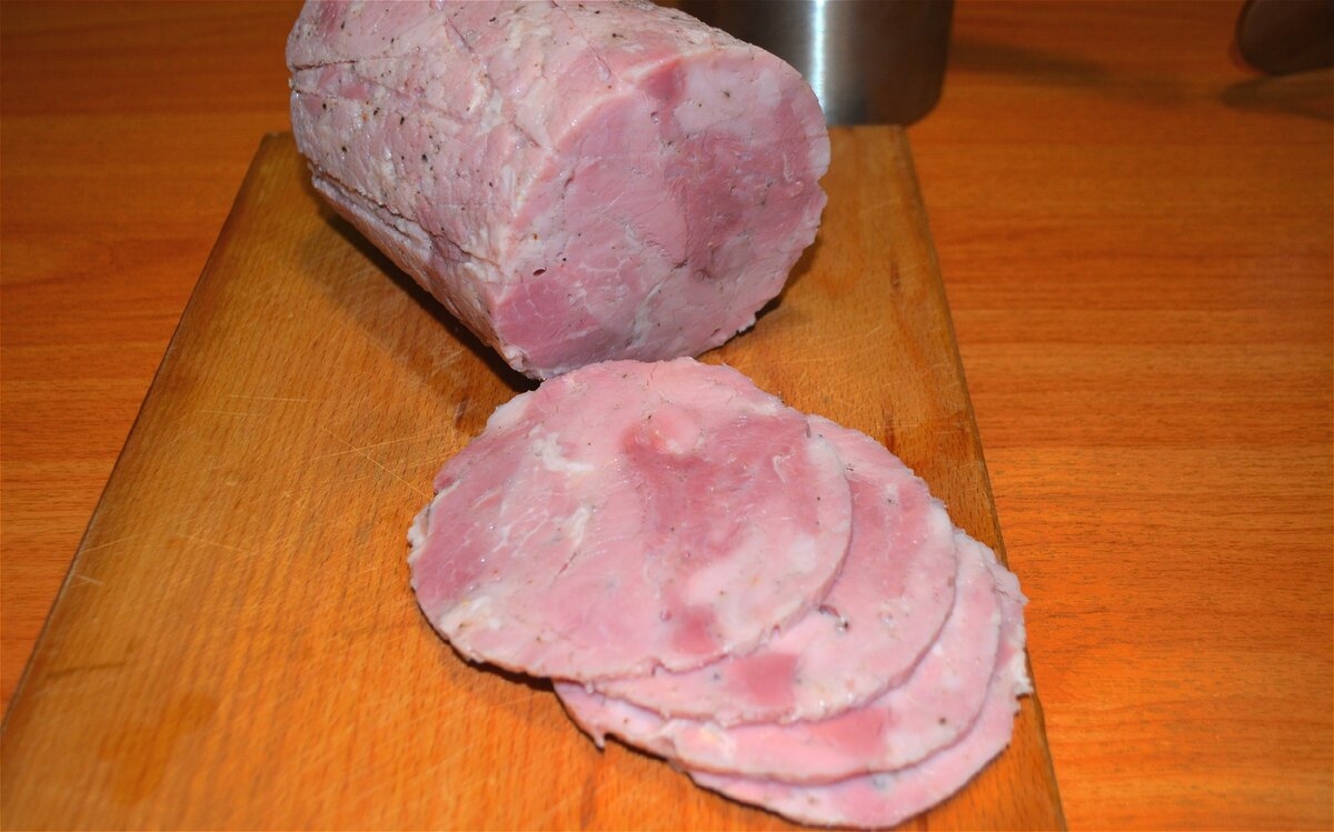 Классический рецепт домашней ветчины. Все просто и ничего лишнего. Классический рецепт домашней ветчины. Все просто и ничего лишнего.