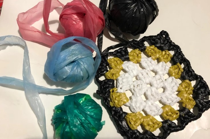 Пристроила целую накопившуюся гору пакетов. Показываю, какую полезность я придумала