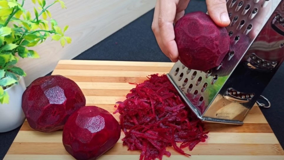 Тертая свекла. Легкий рецепт: вкус больше, чем просто чудесный! Тертая свекла. Легкий рецепт: вкус больше, чем просто чудесный!