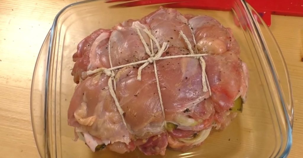 Если дом ломится от гостей, в ход идут все запрещенные кулинарные приемчики. Первым делом готовлю мясное угощение, которое способно вскружить голову даже самому заядлому гурману.