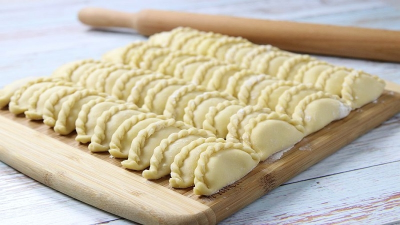 Белорусские вареники, как готовила моя бабушка: и с творогом, и с картошкой вместе Белорусские вареники, как готовила моя бабушка: и с творогом, и с картошкой вместе