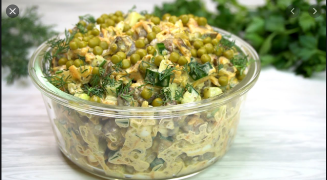 Попробовала на юбилее салат "Каприз" и сразу добавила себе в меню на Новогодний стол. Делюсь рецептом