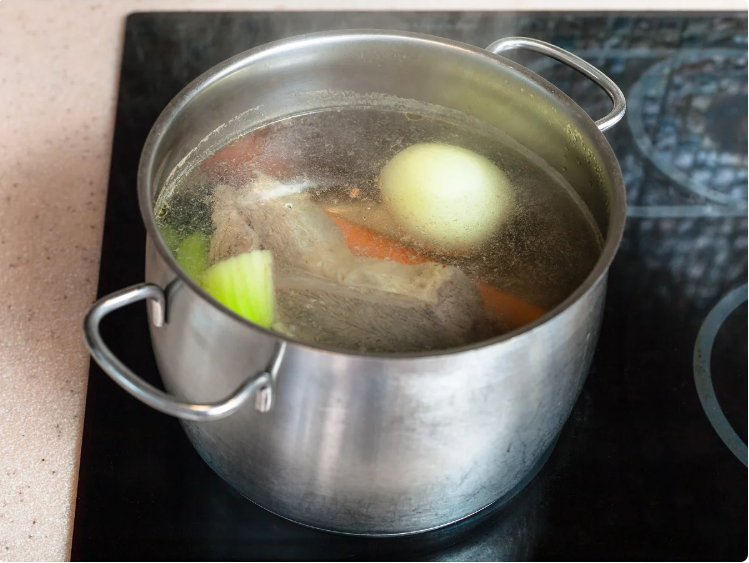 Всегда ароматный, но прозрачный: Перенимайте мои хитрости приготовления вкусного бульона и быстрых супов Всегда ароматный, но прозрачный: Перенимайте мои хитрости приготовления вкусного бульона и быстрых супов